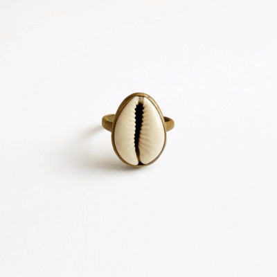 Cowrie ring
