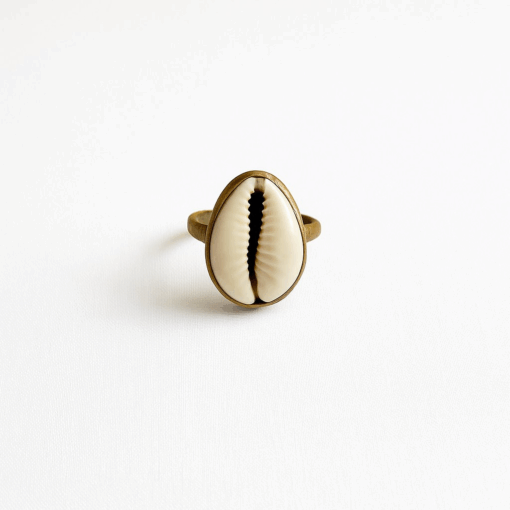 Cowrie ring