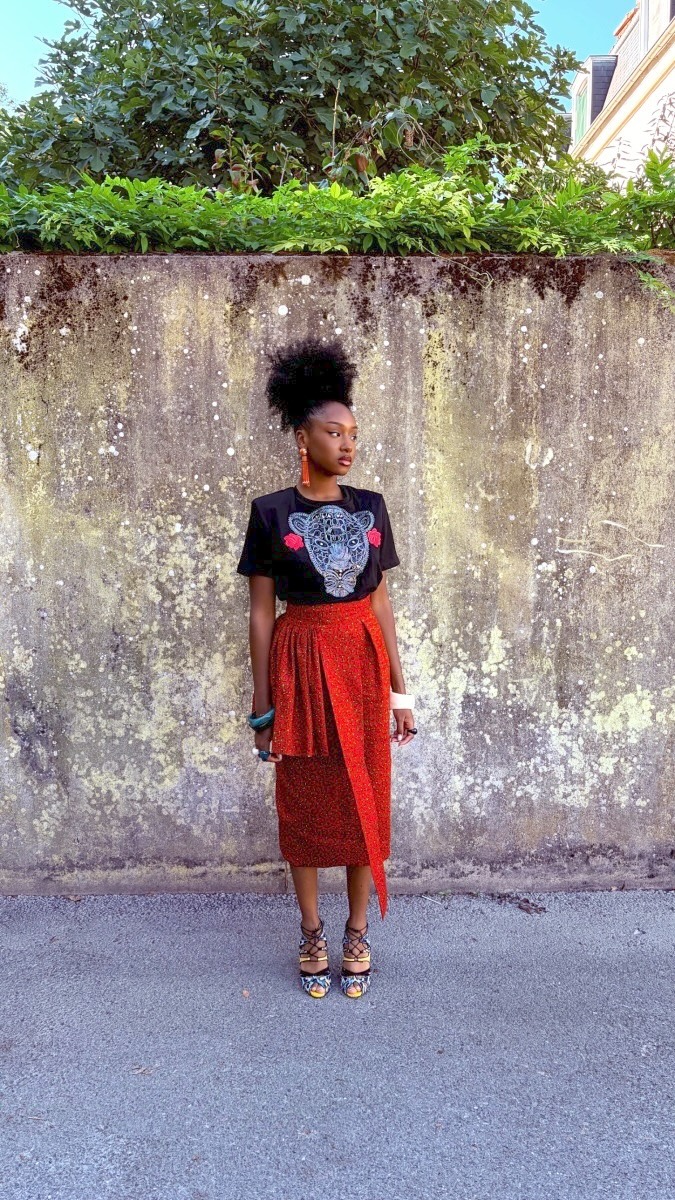 Tee-shirt Panthère et jupe Maëva en wax rouge